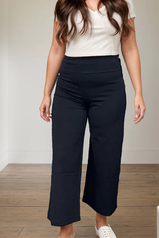 Black cropped pants