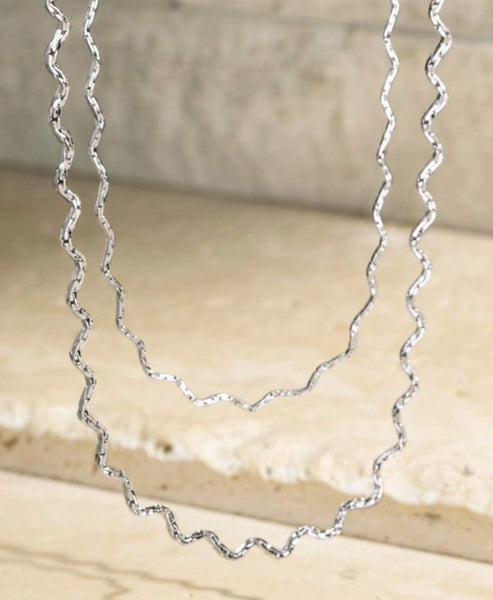 Wavy double chain necklace